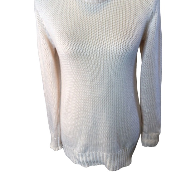 On The Road Split back Bow sweater size S/M - Picture 6 of 10